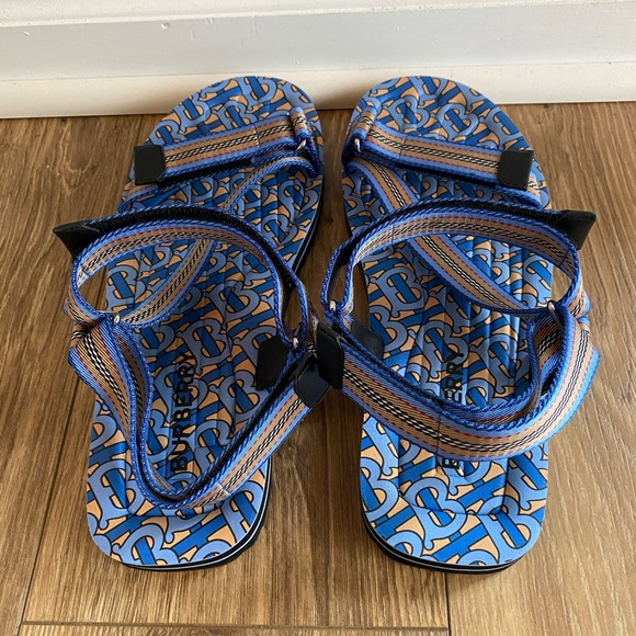 Burberry sandals, size US 13, in the color blue, in perfect condition - Picture 3 of 10